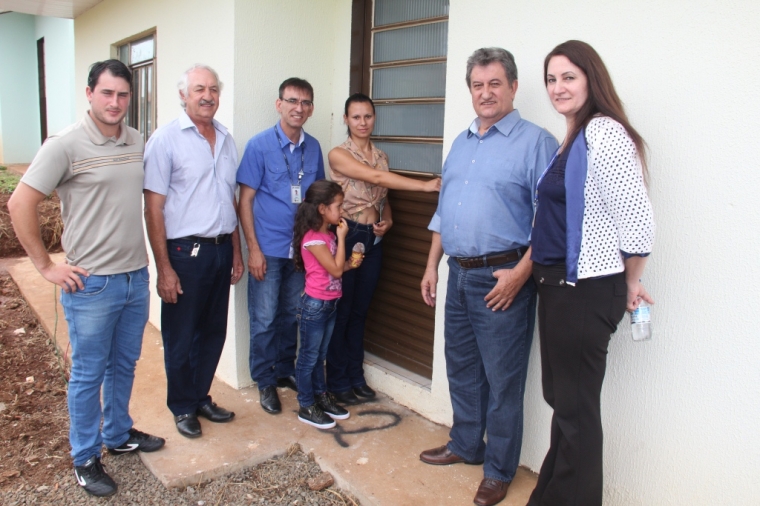 40 Famí­lias de Nova Laranjeiras Recebem  as chaves de suas moradias